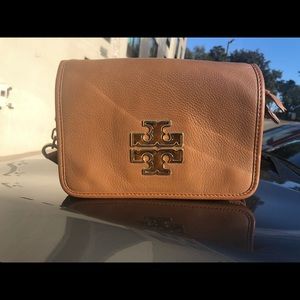 Tory Burch Cross-Body Purse!!